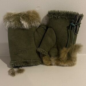UGG Forest Green Mittens